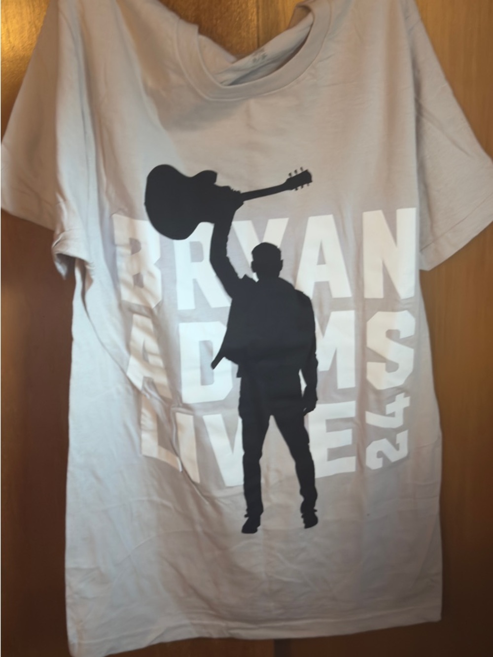 ❤️2/$25❤️ Bryan Adams 2024 concert Tee NWOT